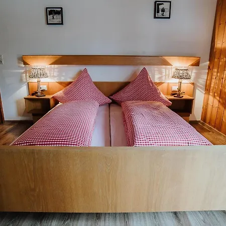 Inn Berggasthof Hochproeller